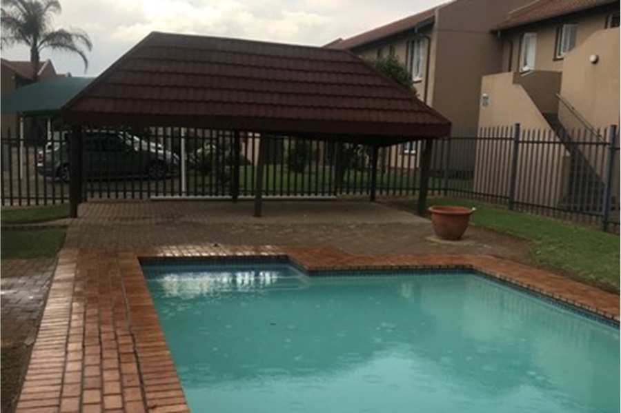 2 Bedroom Property for Sale in Beyers Park Gauteng