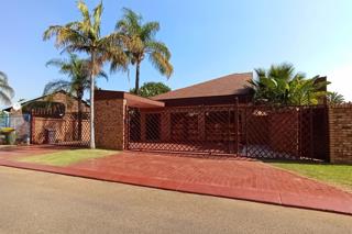 4 Bedroom Property for Sale in The Orchards Gauteng