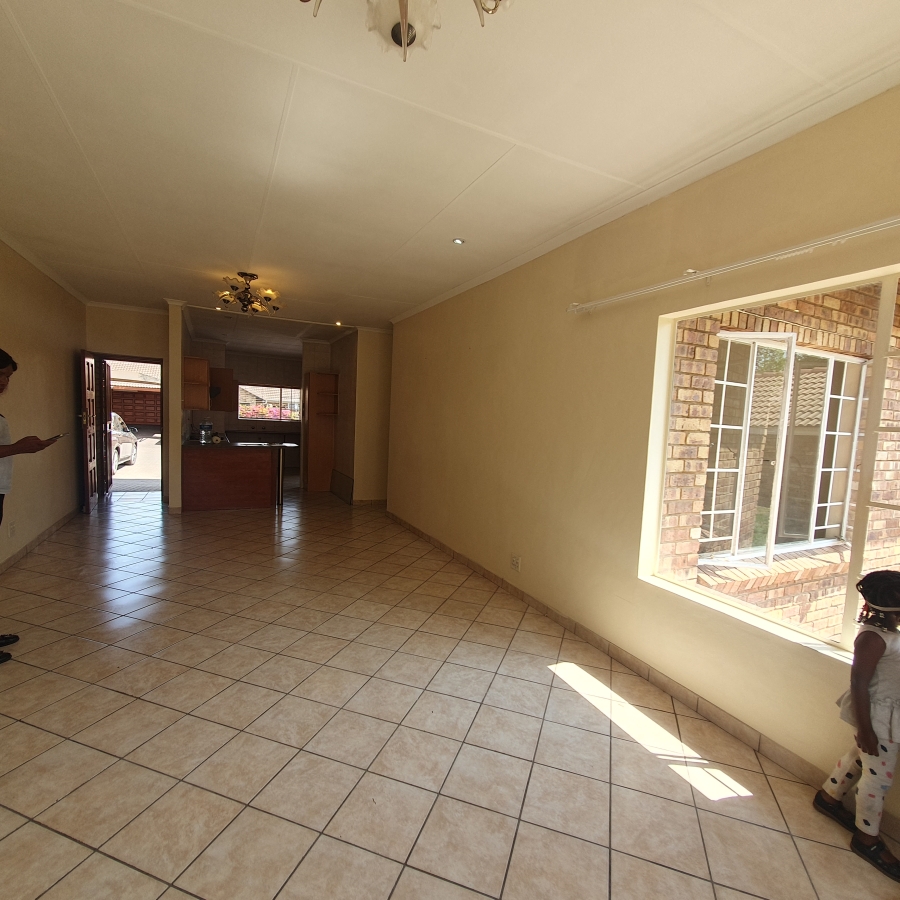 3 Bedroom Property for Sale in Amberfield Gauteng