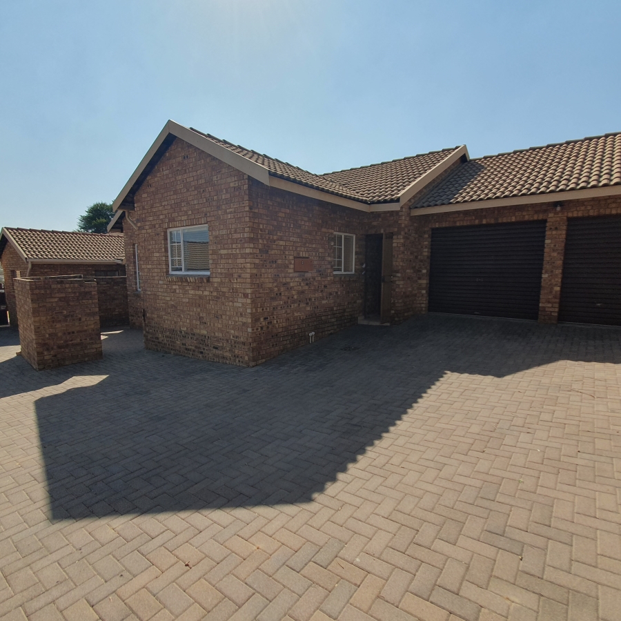 3 Bedroom Property for Sale in Amberfield Gauteng