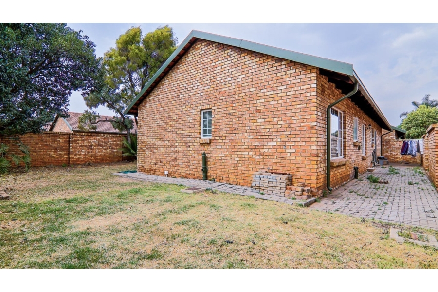 3 Bedroom Property for Sale in Highveld Gauteng