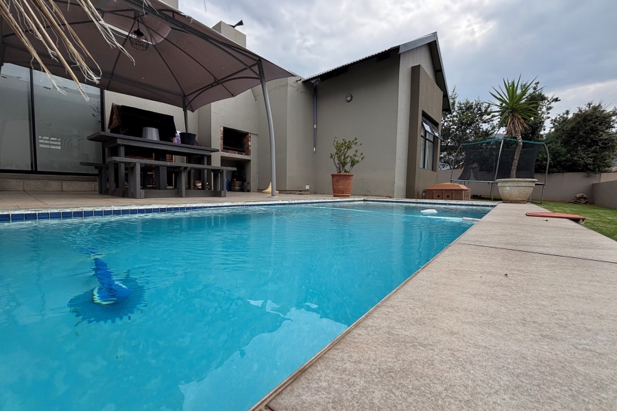 4 Bedroom Property for Sale in The Hills Game Reserve Estate Gauteng