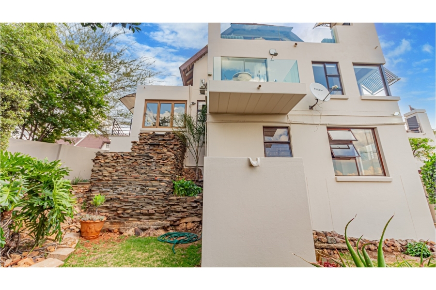 3 Bedroom Property for Sale in Northcliff Gauteng