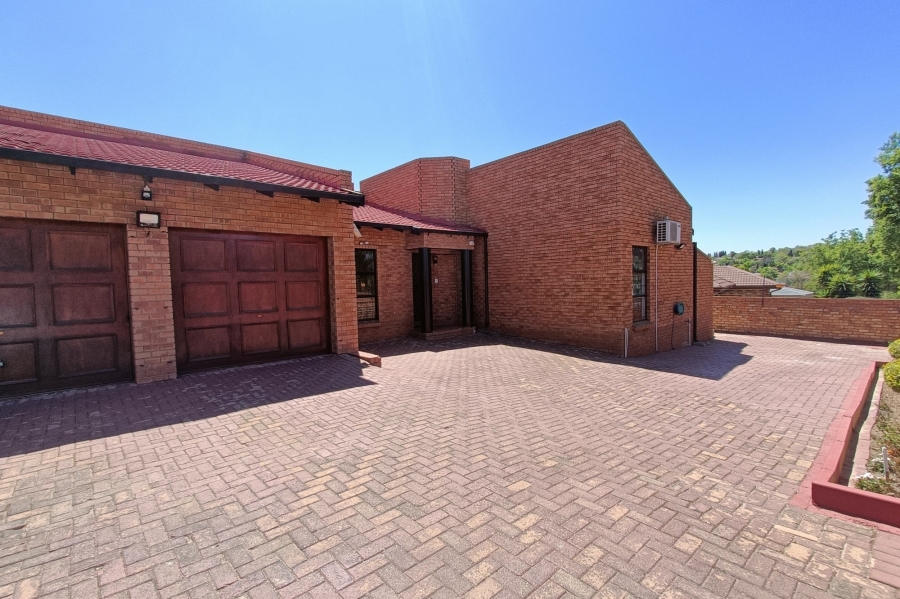 4 Bedroom Property for Sale in Country View Gauteng