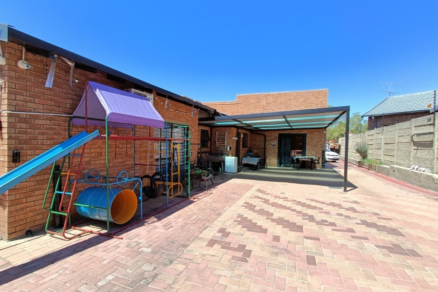 4 Bedroom Property for Sale in Country View Gauteng