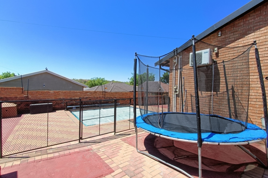 4 Bedroom Property for Sale in Country View Gauteng