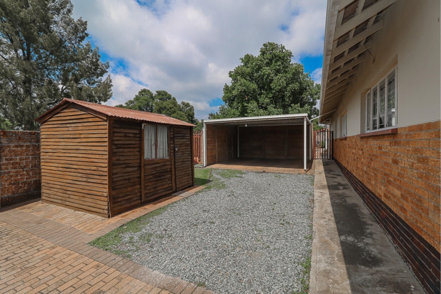 3 Bedroom Property for Sale in Selcourt Gauteng