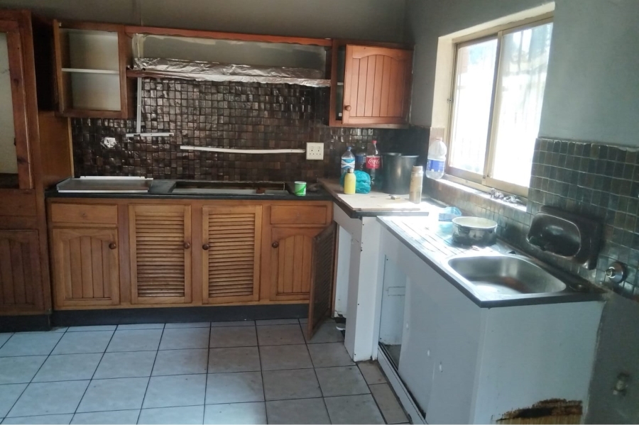 4 Bedroom Property for Sale in Nieuw Muckleneuk Gauteng