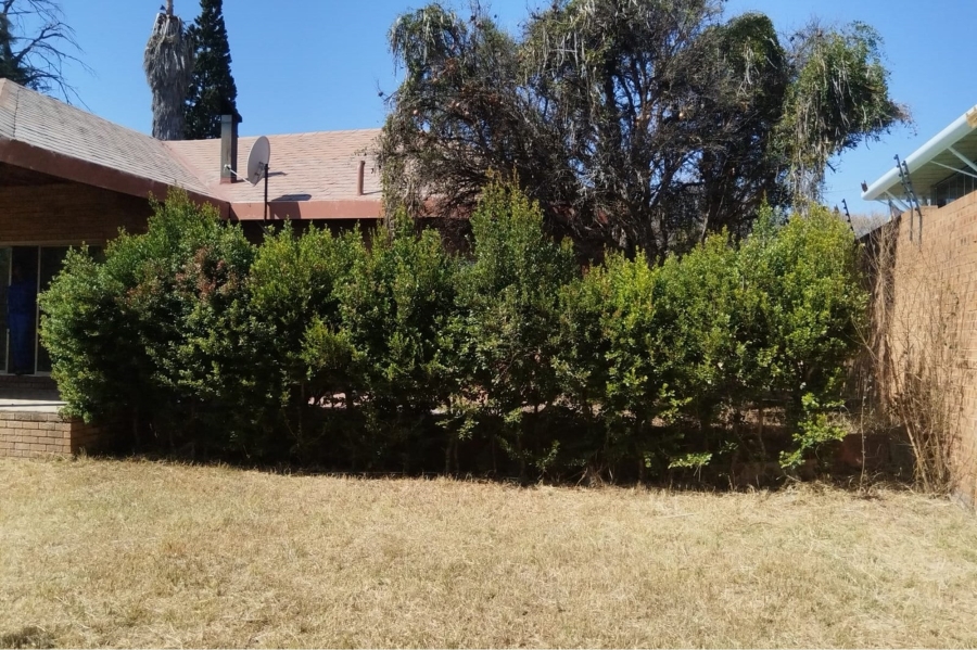 4 Bedroom Property for Sale in Nieuw Muckleneuk Gauteng