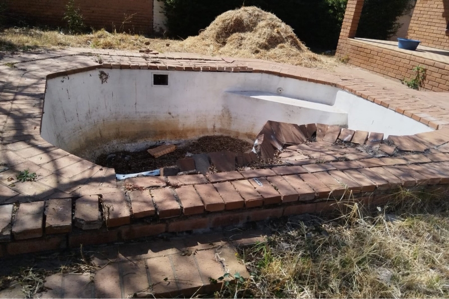 4 Bedroom Property for Sale in Nieuw Muckleneuk Gauteng