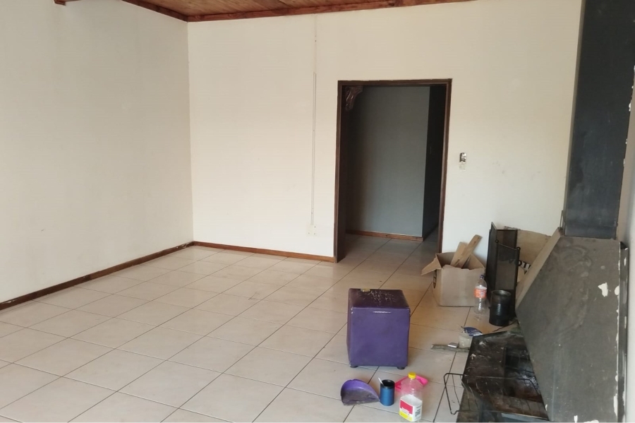 4 Bedroom Property for Sale in Nieuw Muckleneuk Gauteng