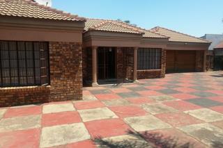 4 Bedroom Property for Sale in Karenpark Gauteng