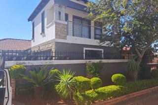 4 Bedroom Property for Sale in The Orchards Gauteng