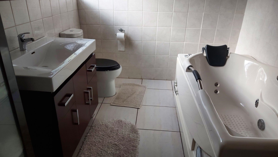 3 Bedroom Property for Sale in Fairlead Gauteng