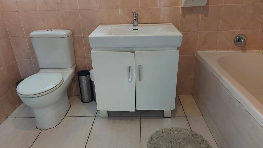 3 Bedroom Property for Sale in Fairlead Gauteng