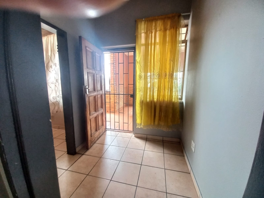 6 Bedroom Property for Sale in Brakpan Central Gauteng