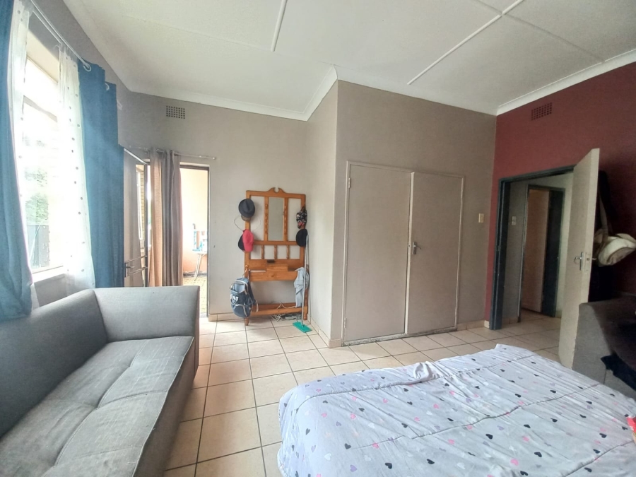 6 Bedroom Property for Sale in Brakpan Central Gauteng