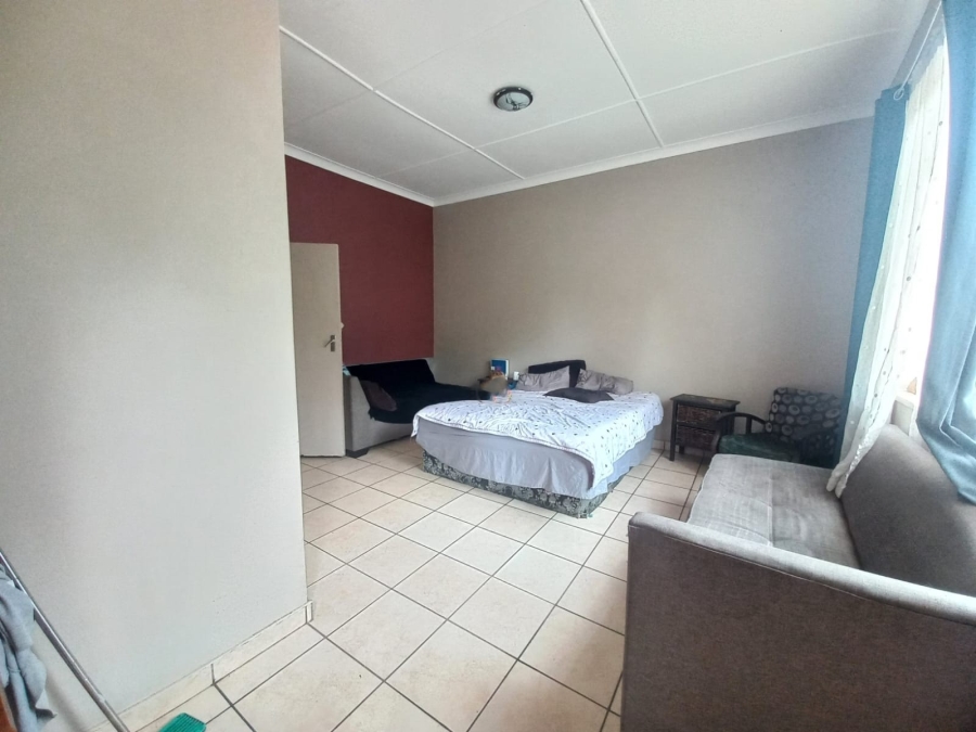 6 Bedroom Property for Sale in Brakpan Central Gauteng
