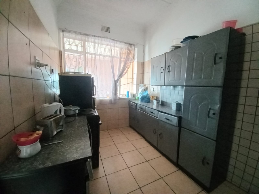6 Bedroom Property for Sale in Brakpan Central Gauteng