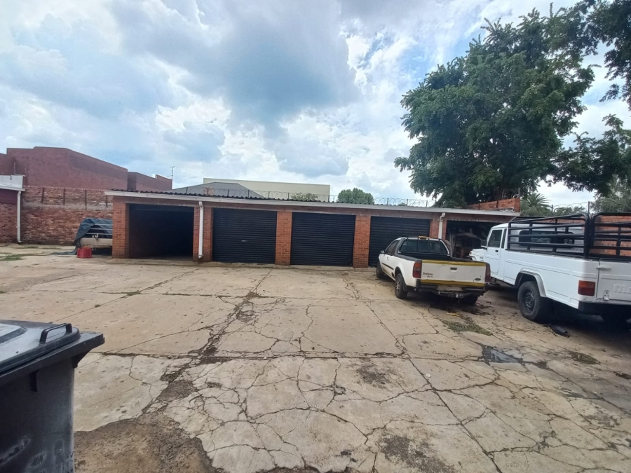 6 Bedroom Property for Sale in Brakpan Central Gauteng