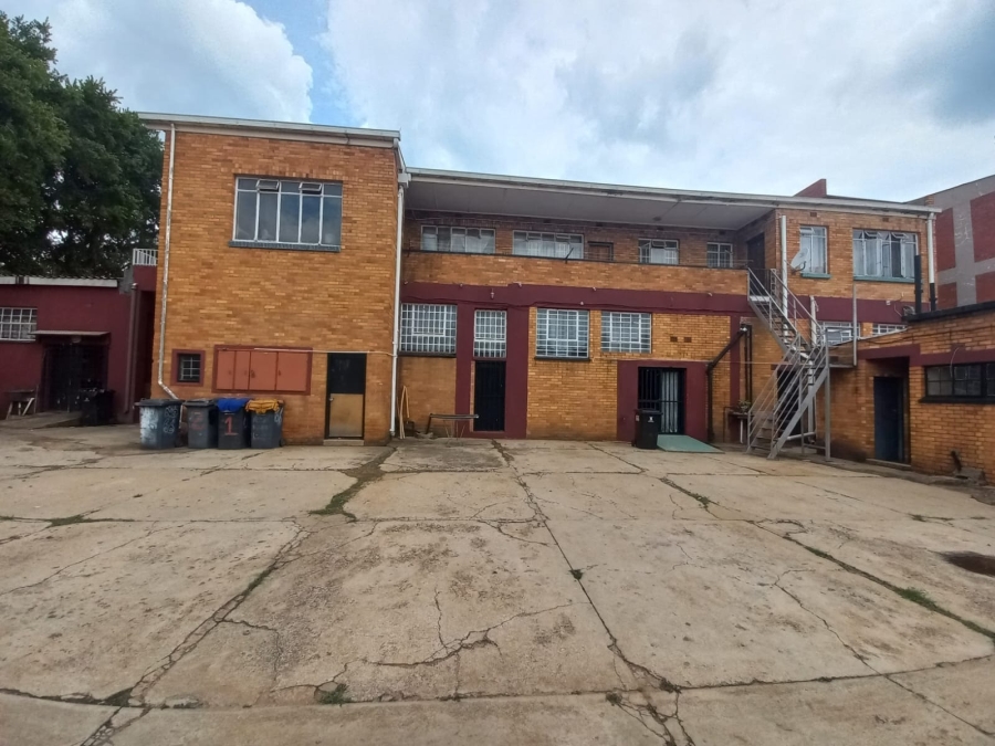 6 Bedroom Property for Sale in Brakpan Central Gauteng