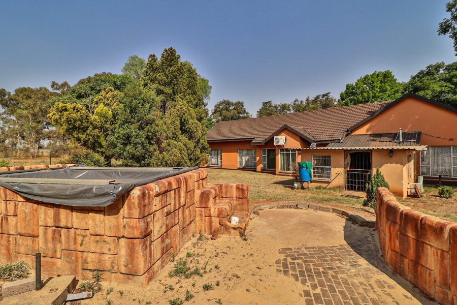 7 Bedroom Property for Sale in Valley Settlements A H Gauteng