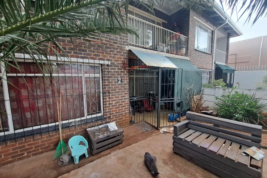 2 Bedroom Property for Sale in Discovery Gauteng