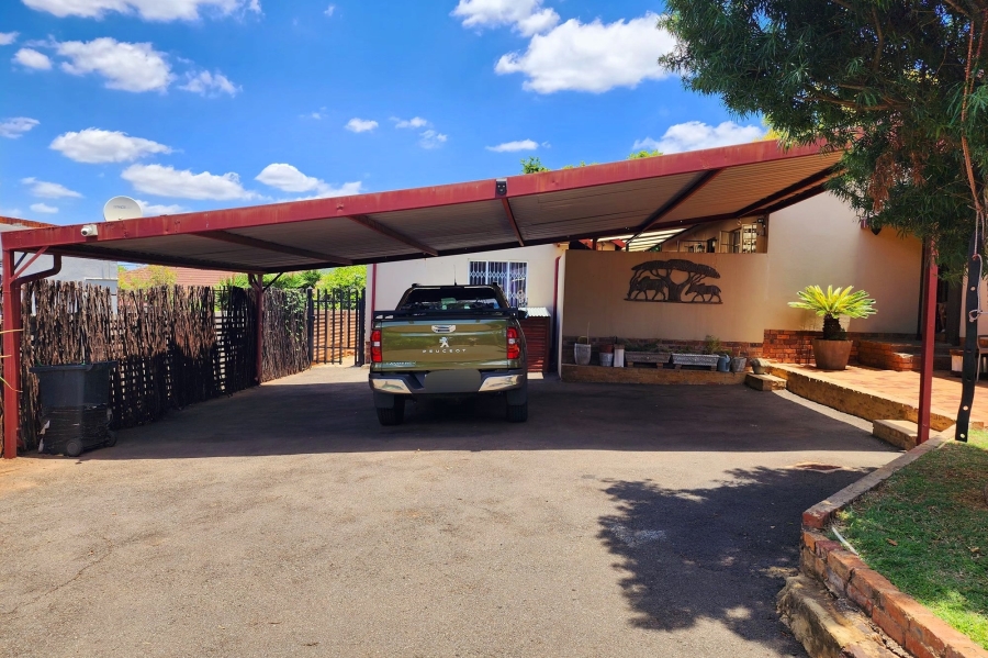 5 Bedroom Property for Sale in Valhalla Gauteng