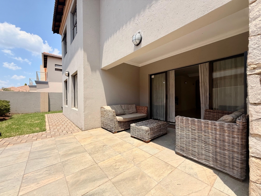 5 Bedroom Property for Sale in Monavoni Gauteng