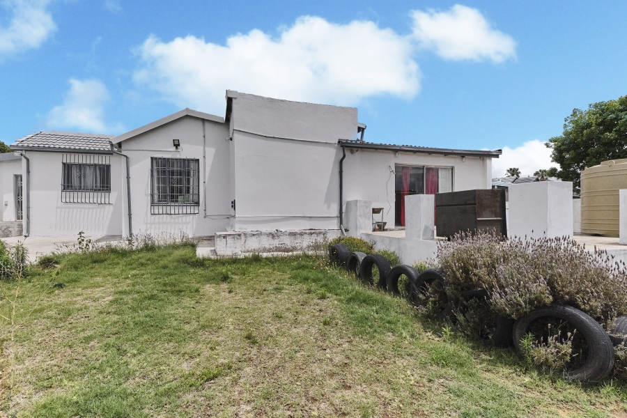 4 Bedroom Property for Sale in Bromhof Gauteng