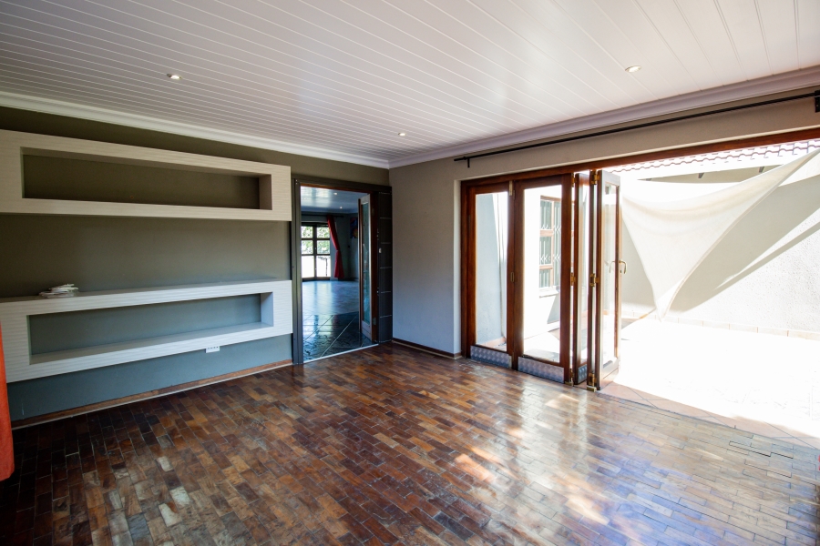 3 Bedroom Property for Sale in Bromhof Gauteng