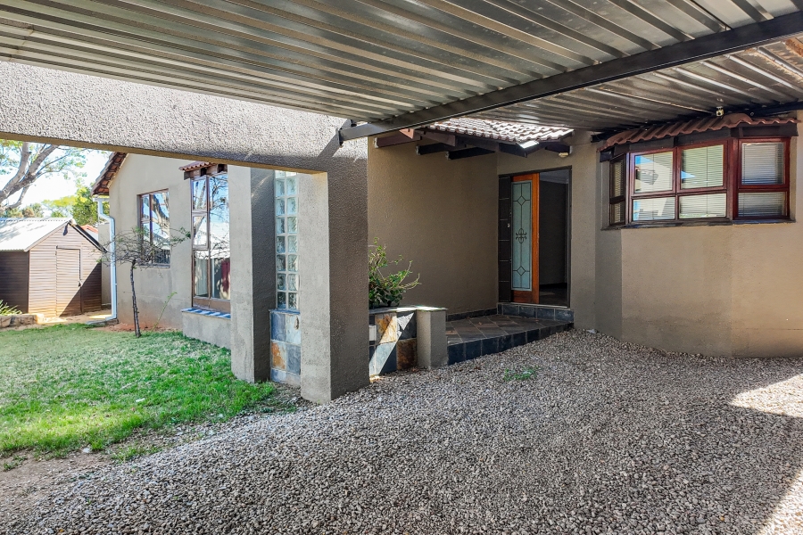 3 Bedroom Property for Sale in Bromhof Gauteng