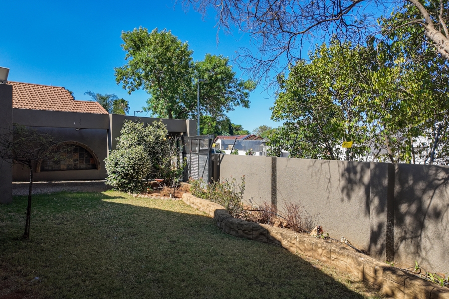 3 Bedroom Property for Sale in Bromhof Gauteng