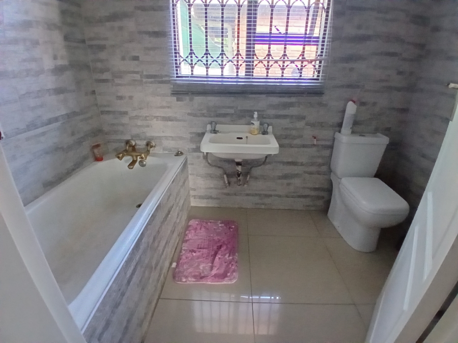 4 Bedroom Property for Sale in Danville Gauteng