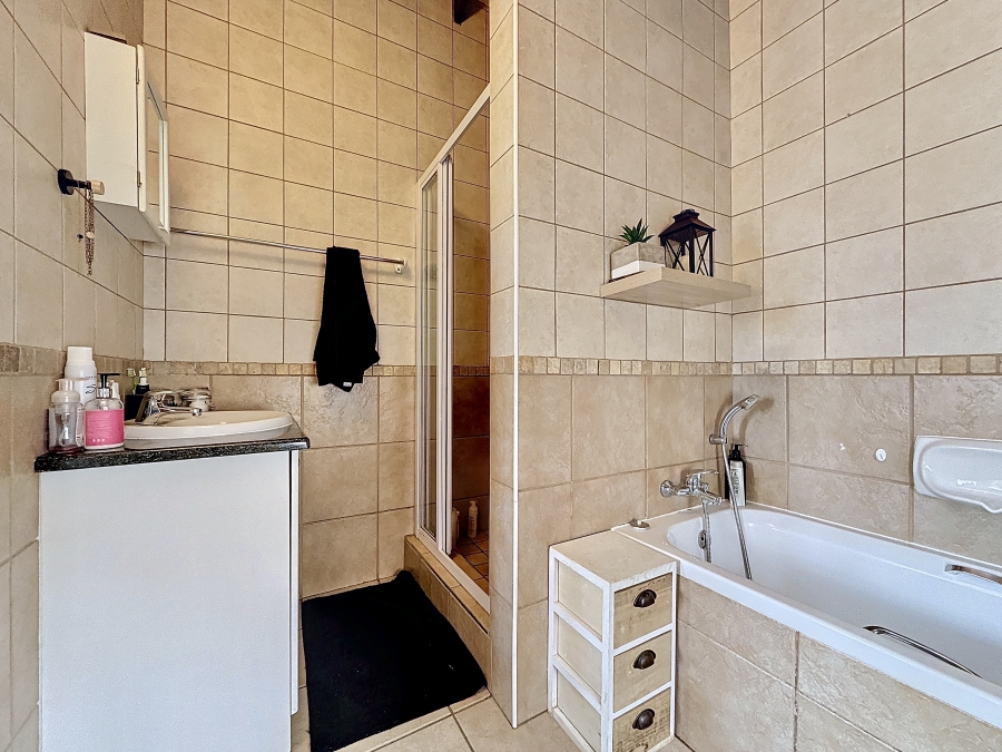 2 Bedroom Property for Sale in Equestria Gauteng