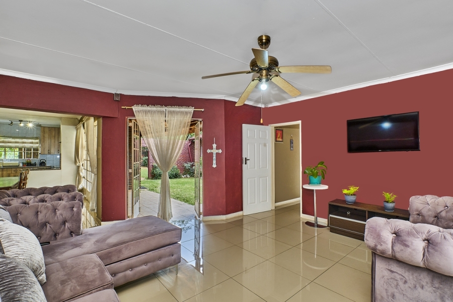 5 Bedroom Property for Sale in Sharonlea Gauteng