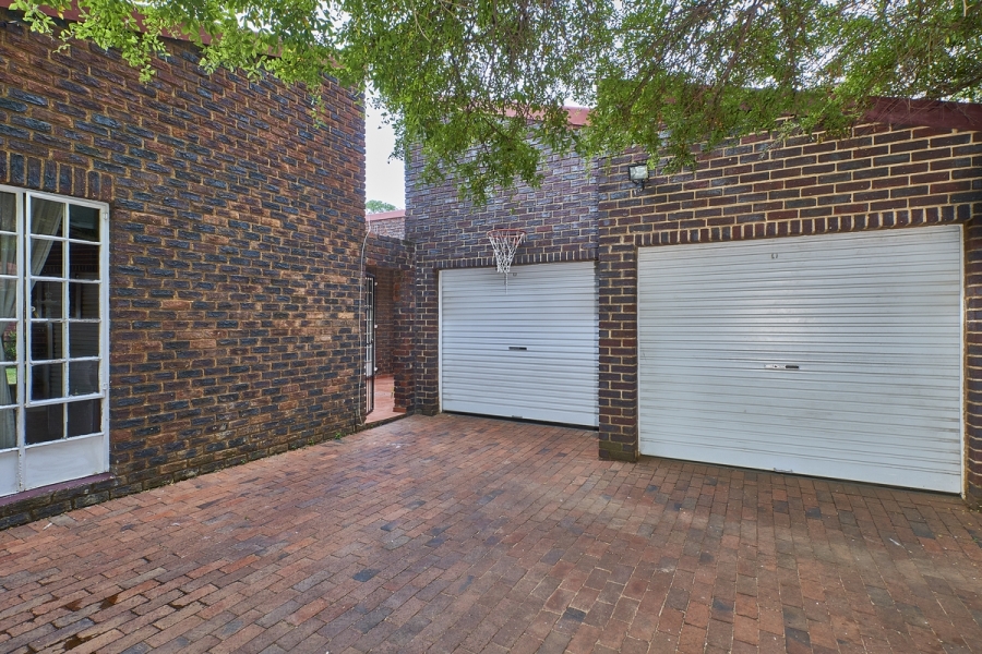 5 Bedroom Property for Sale in Sharonlea Gauteng