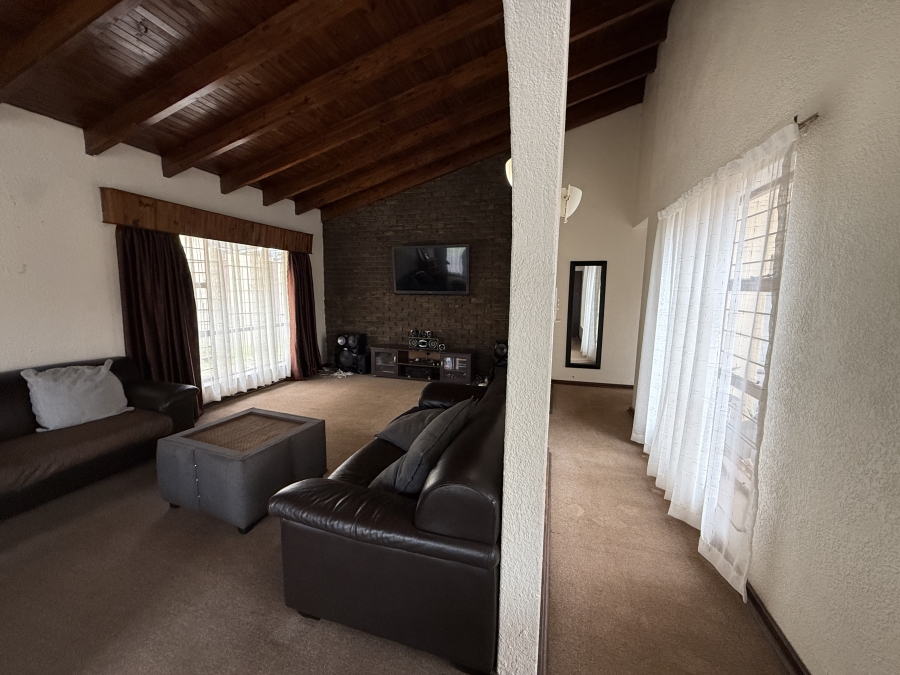 3 Bedroom Property for Sale in Breaunanda Gauteng