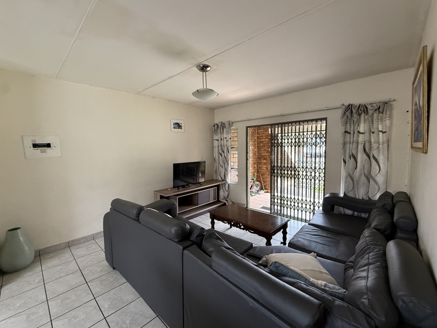 2 Bedroom Property for Sale in Birchleigh Gauteng