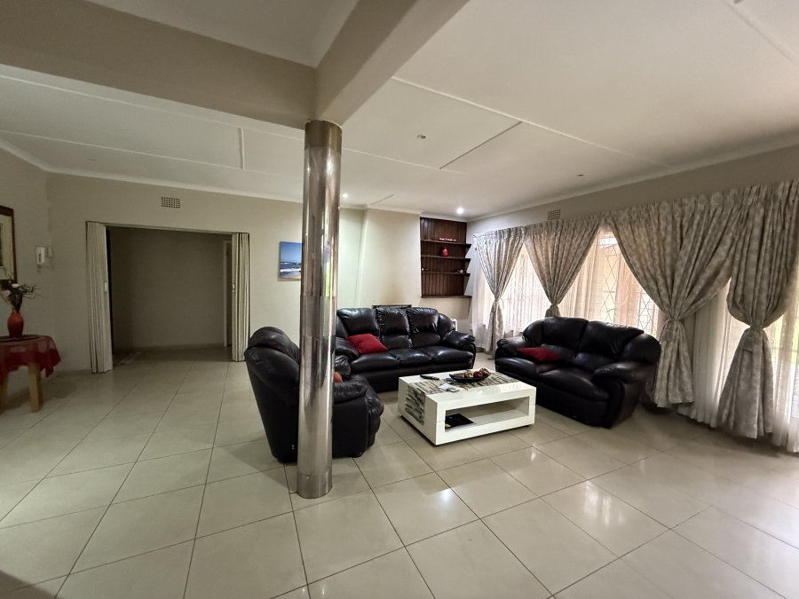 4 Bedroom Property for Sale in Constantia Kloof Gauteng