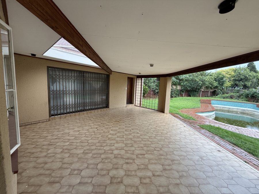 4 Bedroom Property for Sale in Constantia Kloof Gauteng