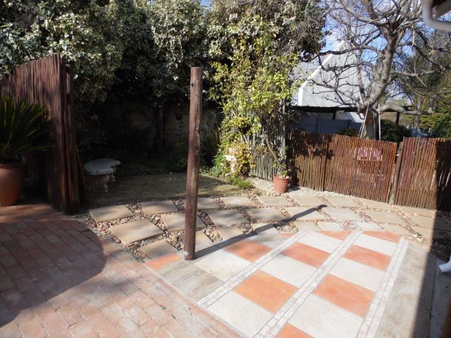 To Let 2 Bedroom Property for Rent in Weltevreden Park Gauteng