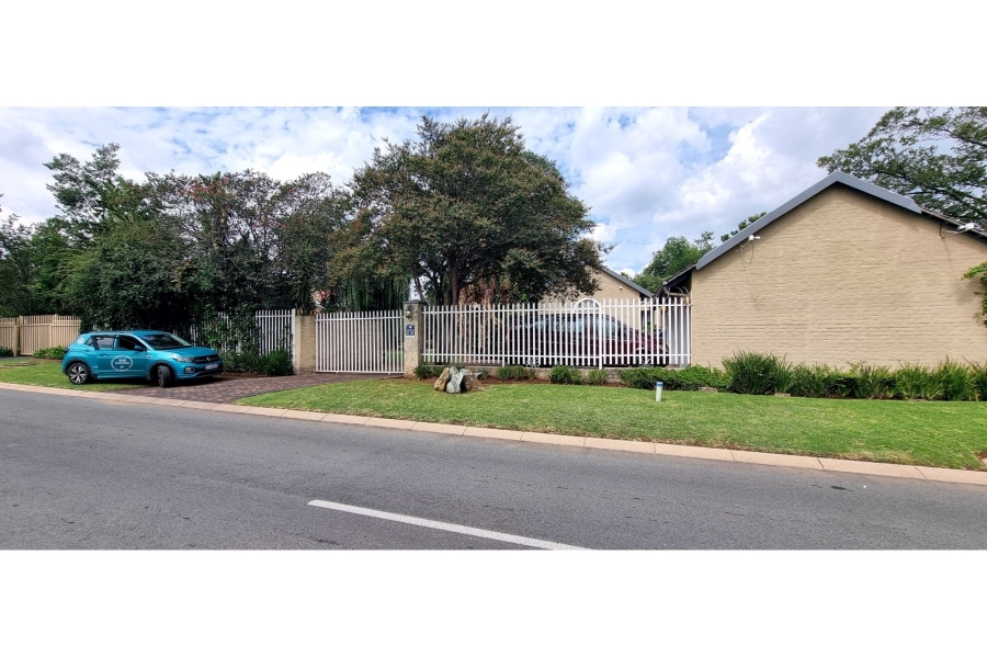 4 Bedroom Property for Sale in Lombardy East Gauteng