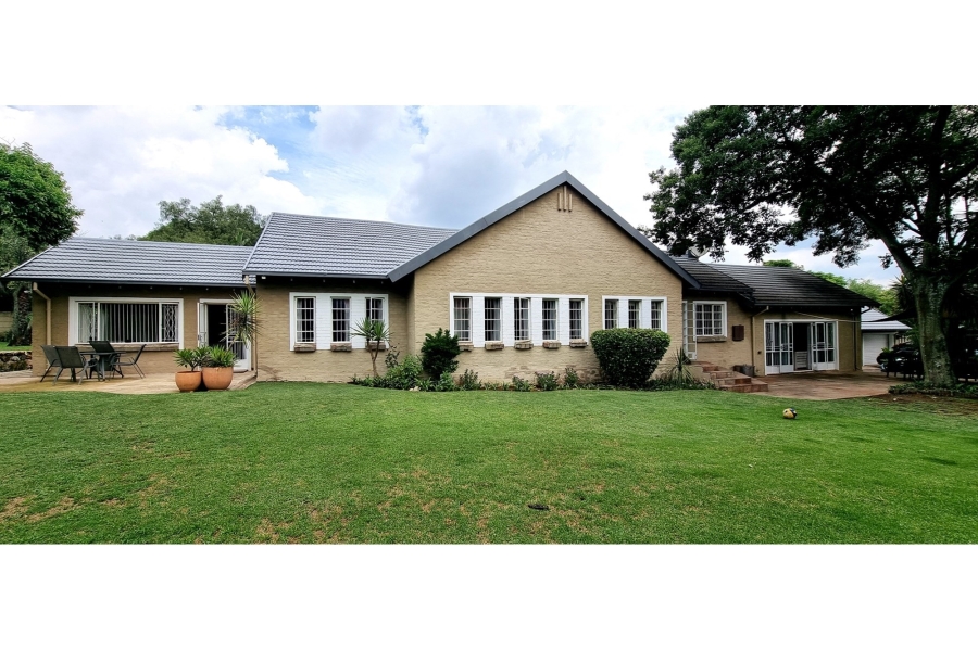 4 Bedroom Property for Sale in Lombardy East Gauteng