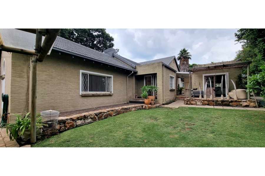 4 Bedroom Property for Sale in Lombardy East Gauteng