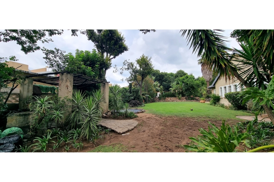 4 Bedroom Property for Sale in Lombardy East Gauteng