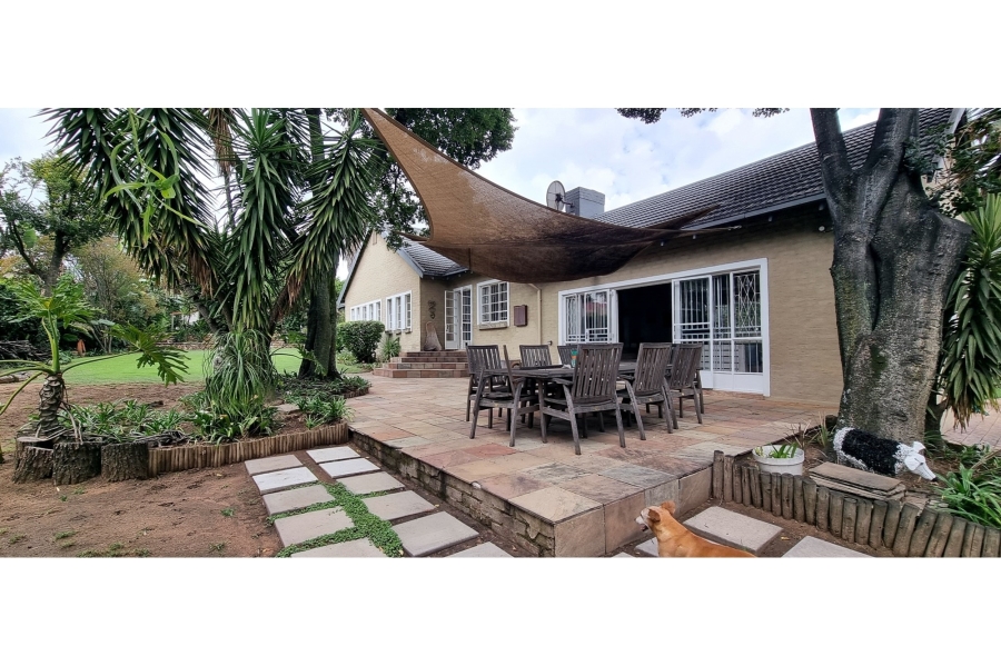 4 Bedroom Property for Sale in Lombardy East Gauteng