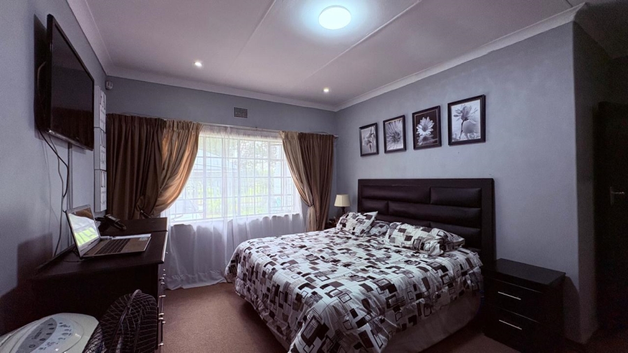 5 Bedroom Property for Sale in Beyers Park Gauteng