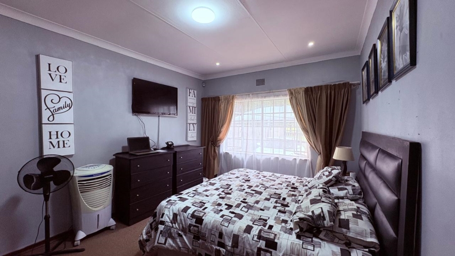 5 Bedroom Property for Sale in Beyers Park Gauteng