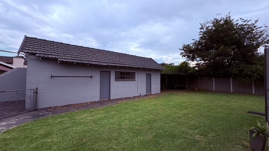 5 Bedroom Property for Sale in Beyers Park Gauteng